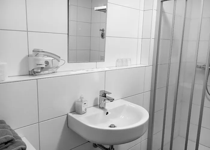 Eisberg Hotel Rust Gaestehaus 3*